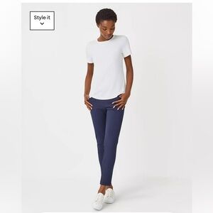 Lilly Pulitzer UPF 50+ Luxletic 28"
Corso Pant- True Navy